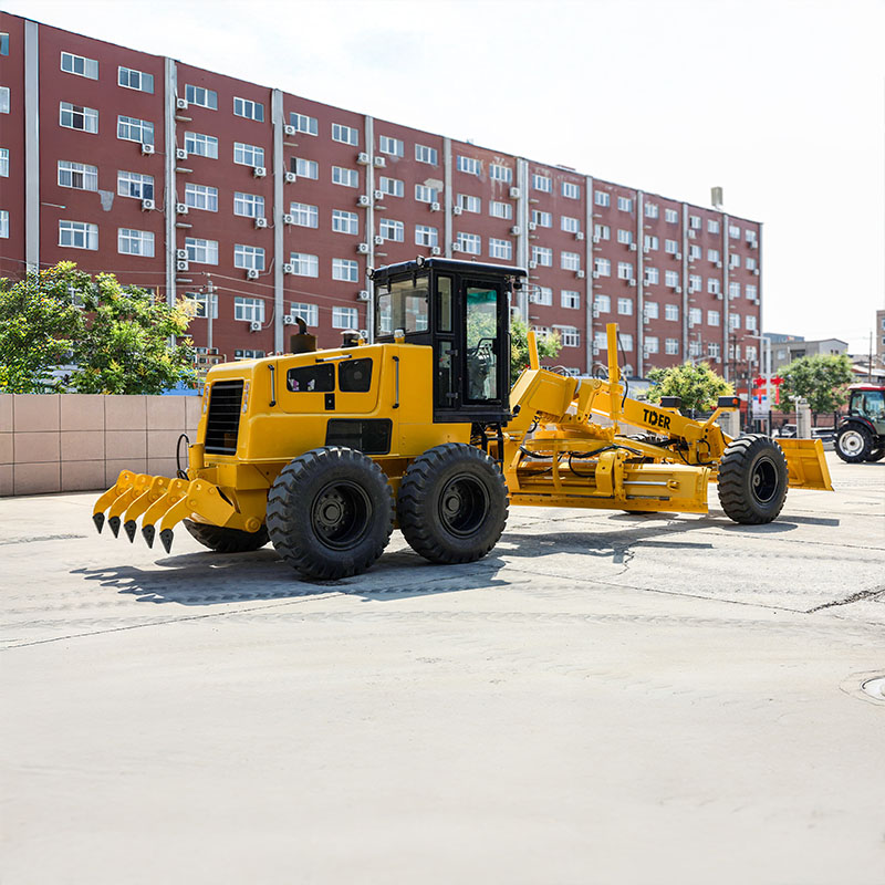 Продается автогрейдер мощностью 220 л.с. с двигателем Cummins.