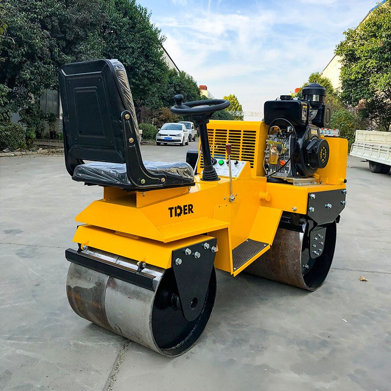 Compact Road Roller